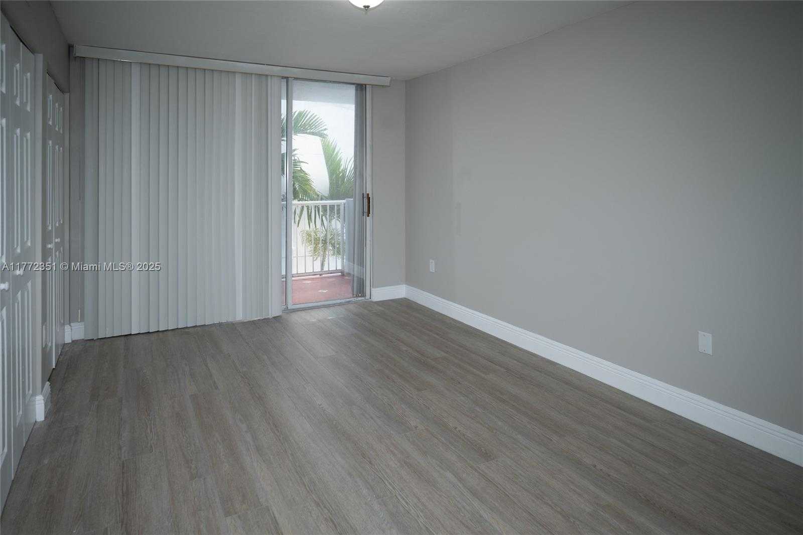 Small Image of 7832 COLLINS AVE #406, Miami Beach Number 11