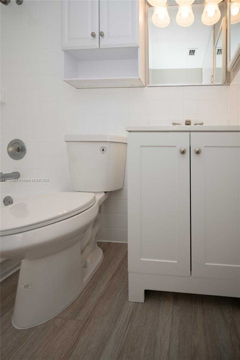 Small Image of 7832 COLLINS AVE #406, Miami Beach Number 14