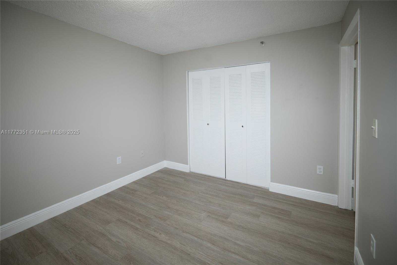 Small Image of 7832 COLLINS AVE #406, Miami Beach Number 17