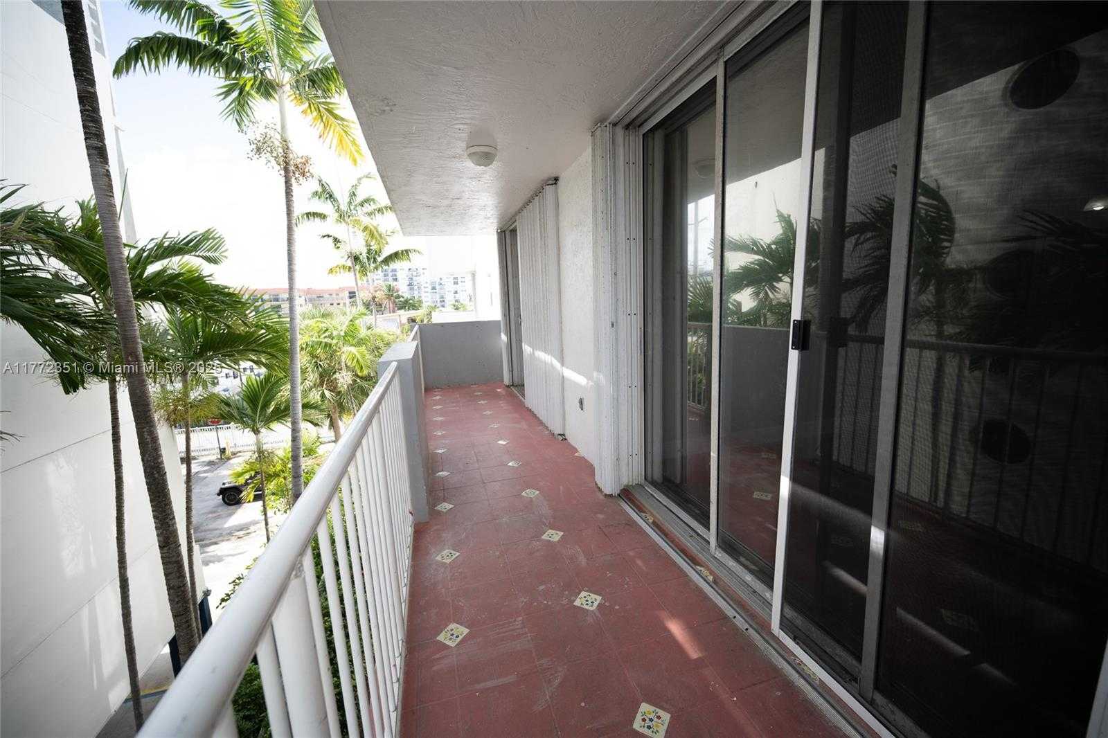 Small Image of 7832 COLLINS AVE #406, Miami Beach Number 26