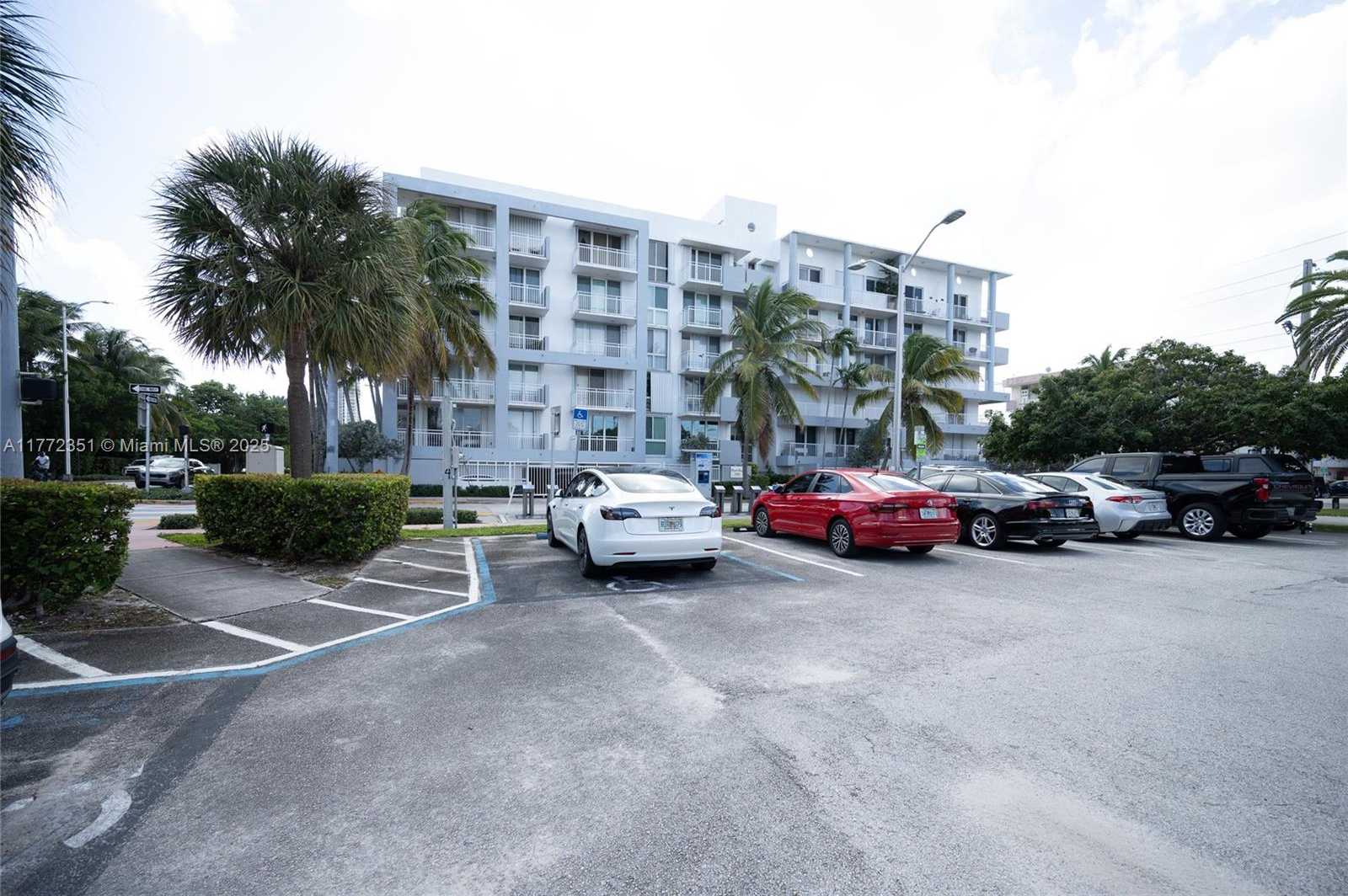 Small Image of 7832 COLLINS AVE #406, Miami Beach Number 31