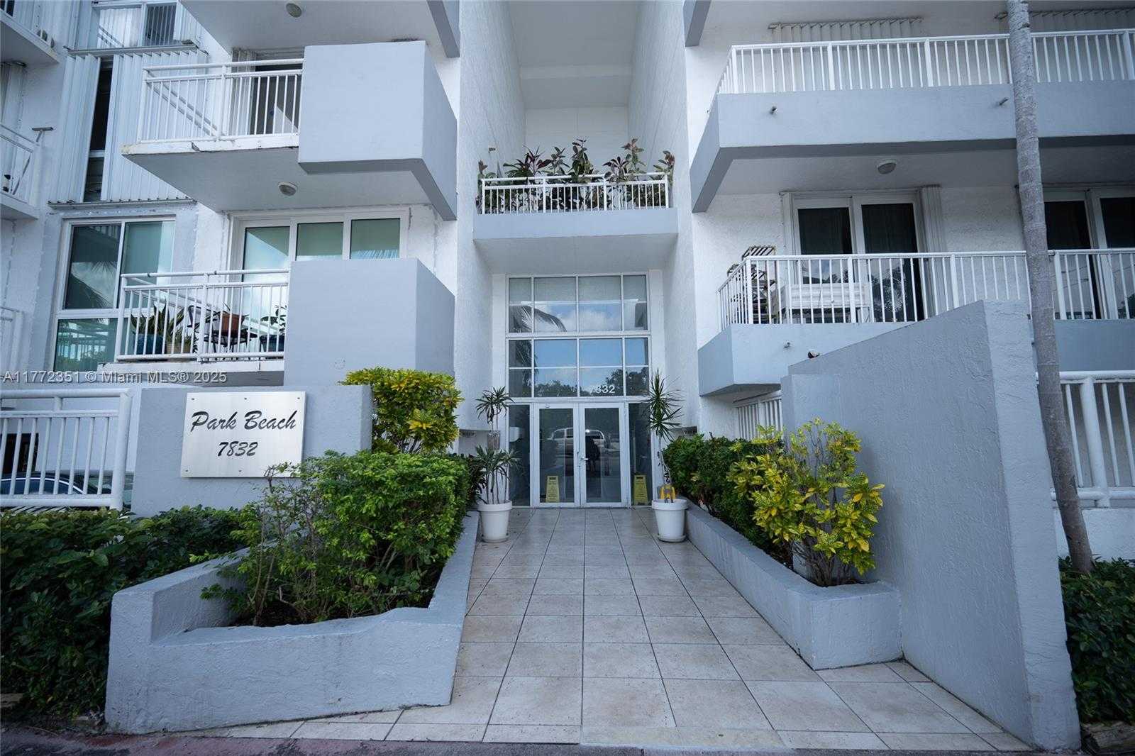 Small Image of 7832 COLLINS AVE #406, Miami Beach Number 33