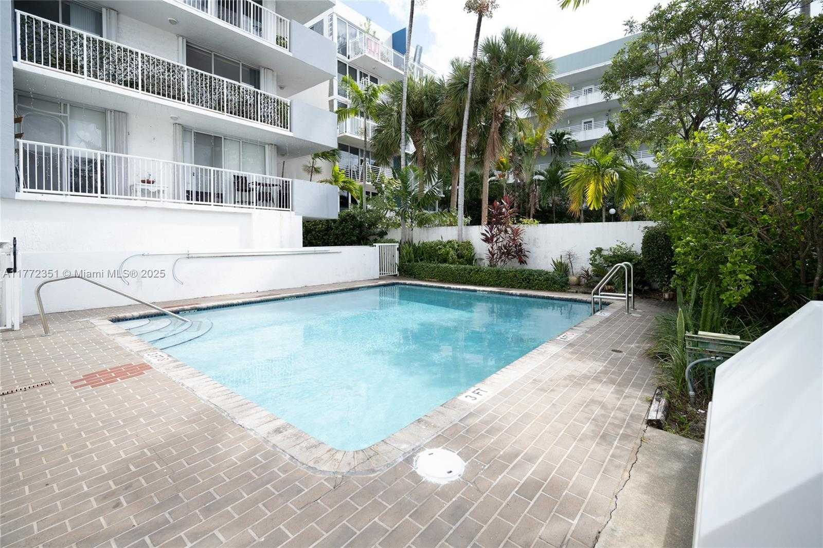 Small Image of 7832 COLLINS AVE #406, Miami Beach Number 35