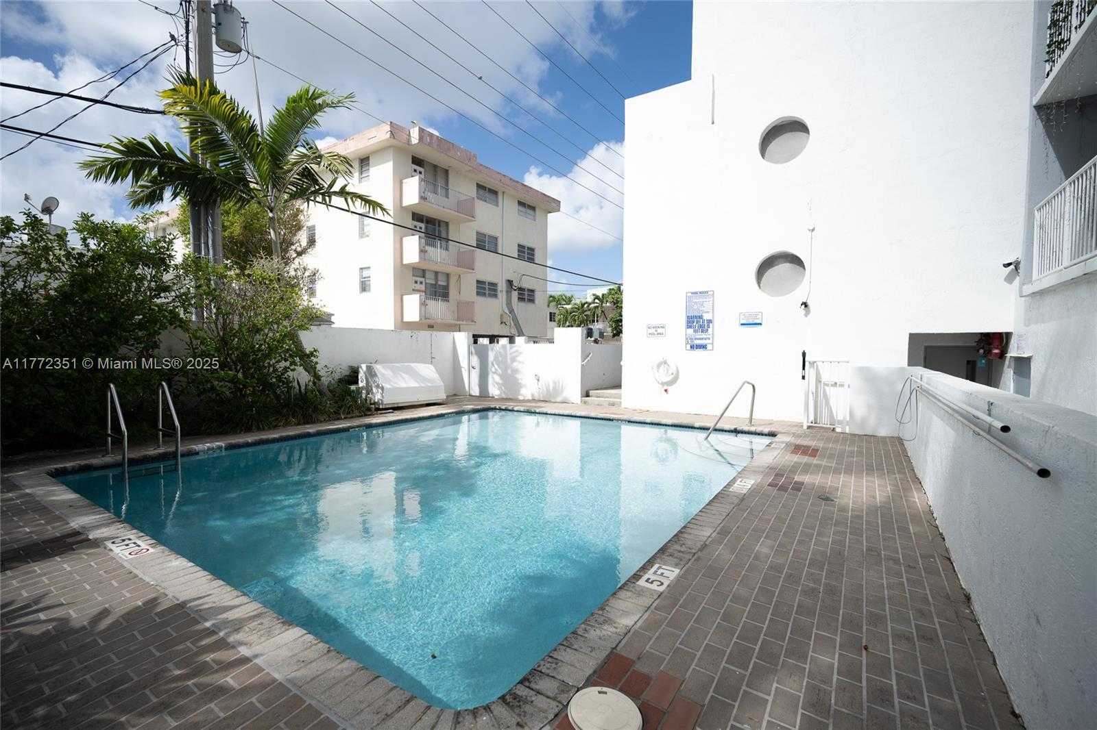 Small Image of 7832 COLLINS AVE #406, Miami Beach Number 36
