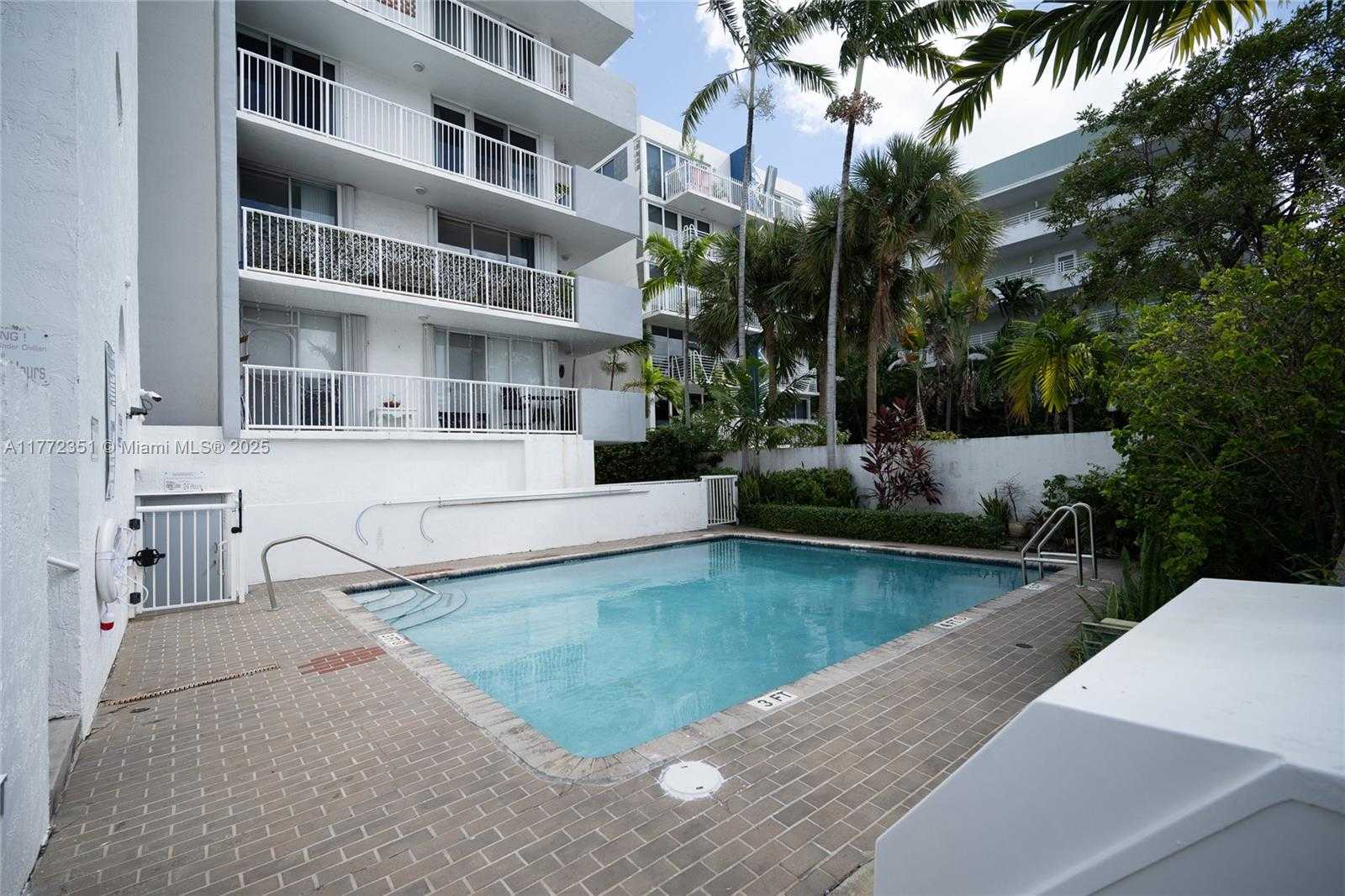 Small Image of 7832 COLLINS AVE #406, Miami Beach Number 37
