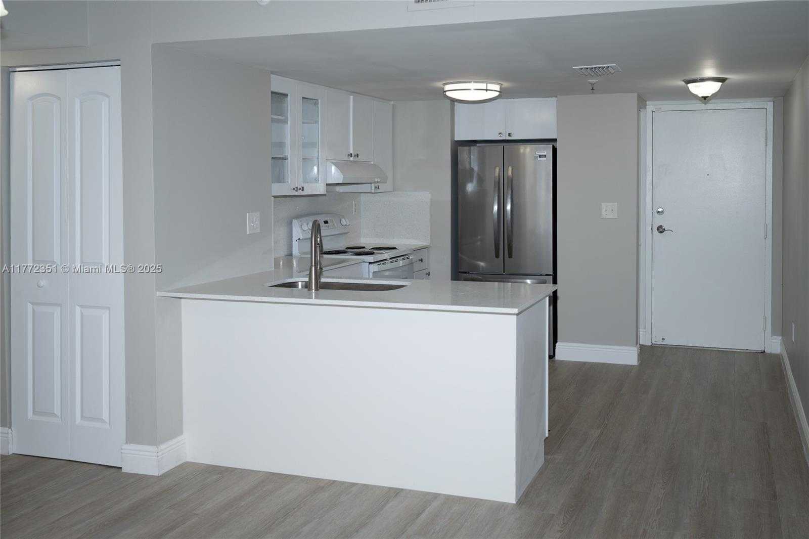Small Image of 7832 COLLINS AVE #406, Miami Beach Number 5