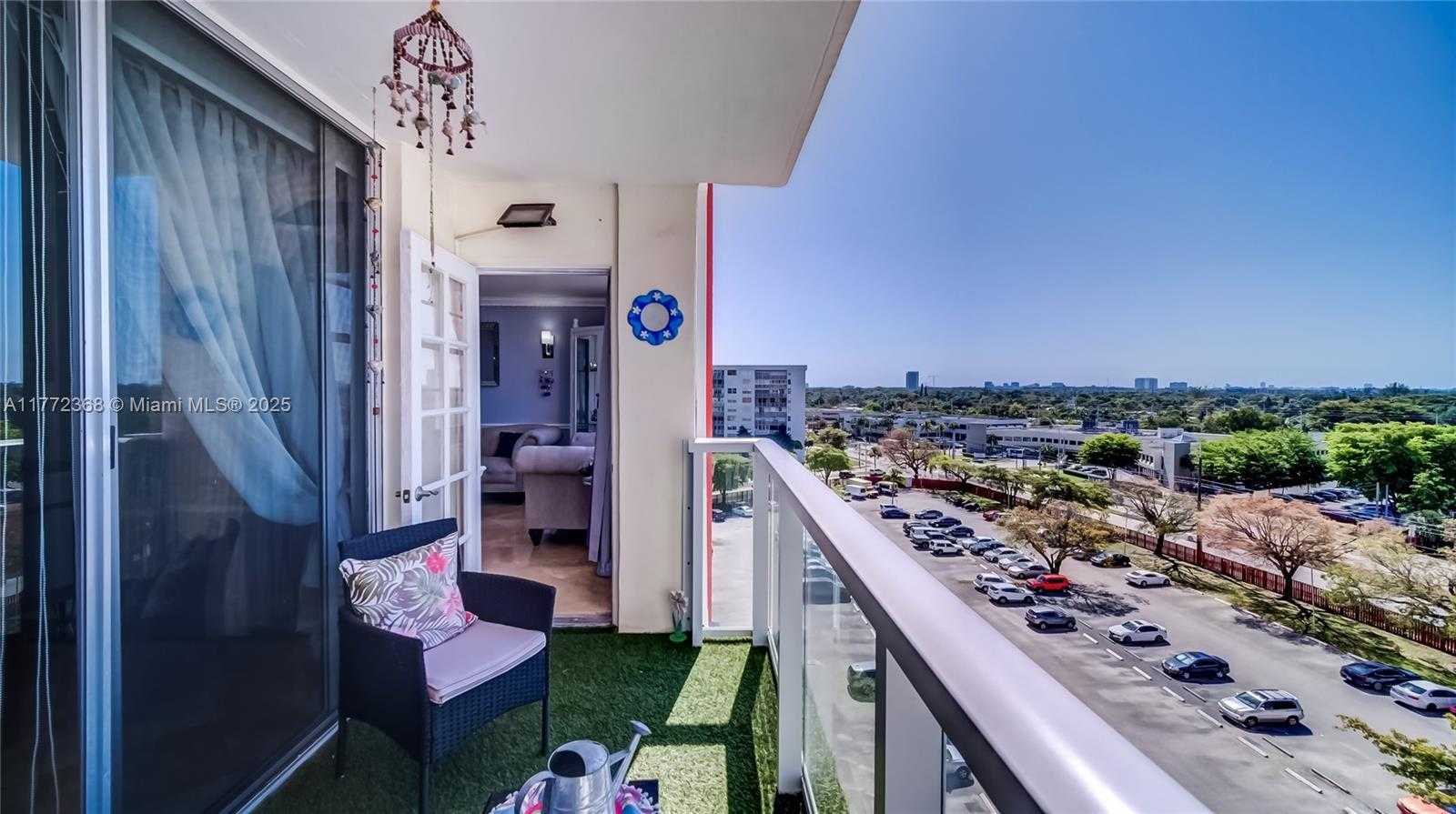 Small Image of 1351 NORTH EAST MIAMI GARDENS DR #813 E, Miami Number 20