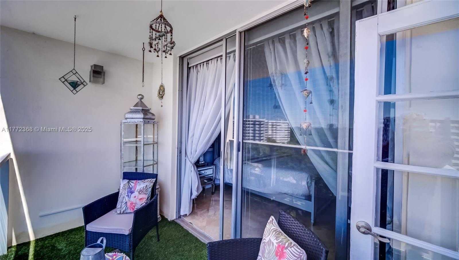 Small Image of 1351 NORTH EAST MIAMI GARDENS DR #813 E, Miami Number 28
