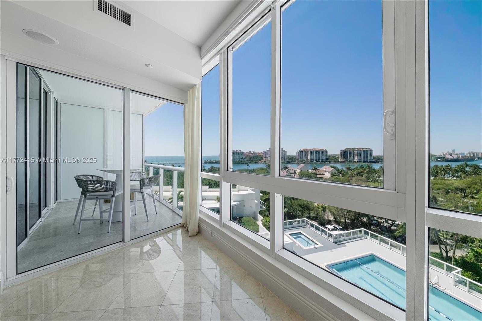 Small Image of 100 SOUTH POINTE DR #702, Miami Beach Number 15