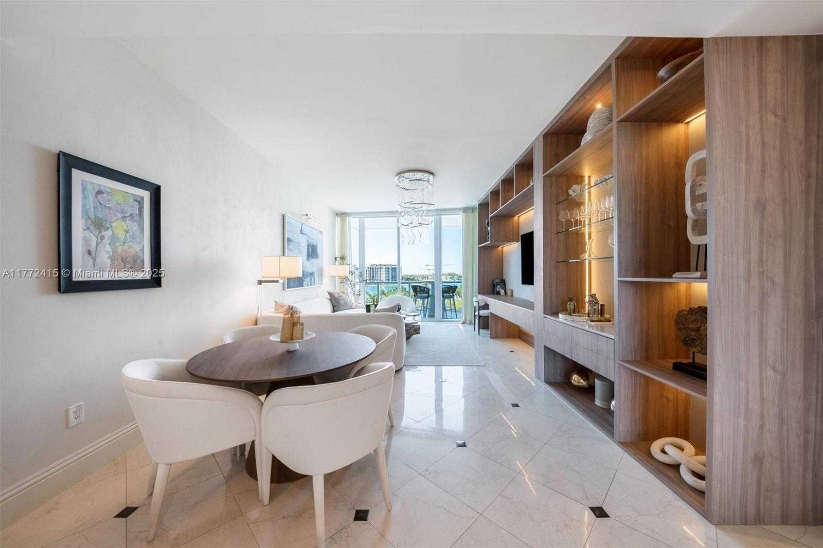 Small Image of 100 SOUTH POINTE DR #702, Miami Beach Number 5