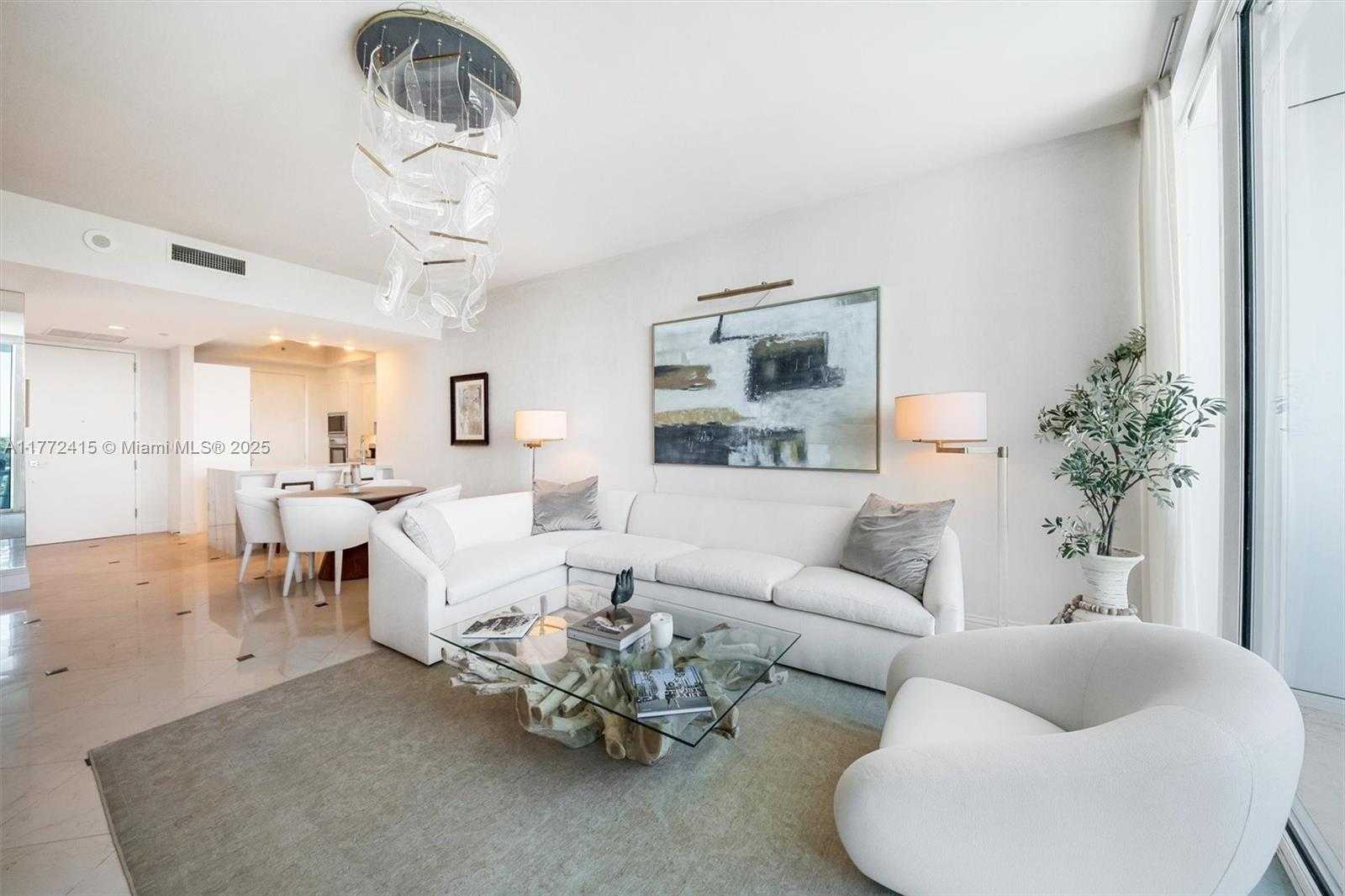Small Image of 100 SOUTH POINTE DR #702, Miami Beach Number 6