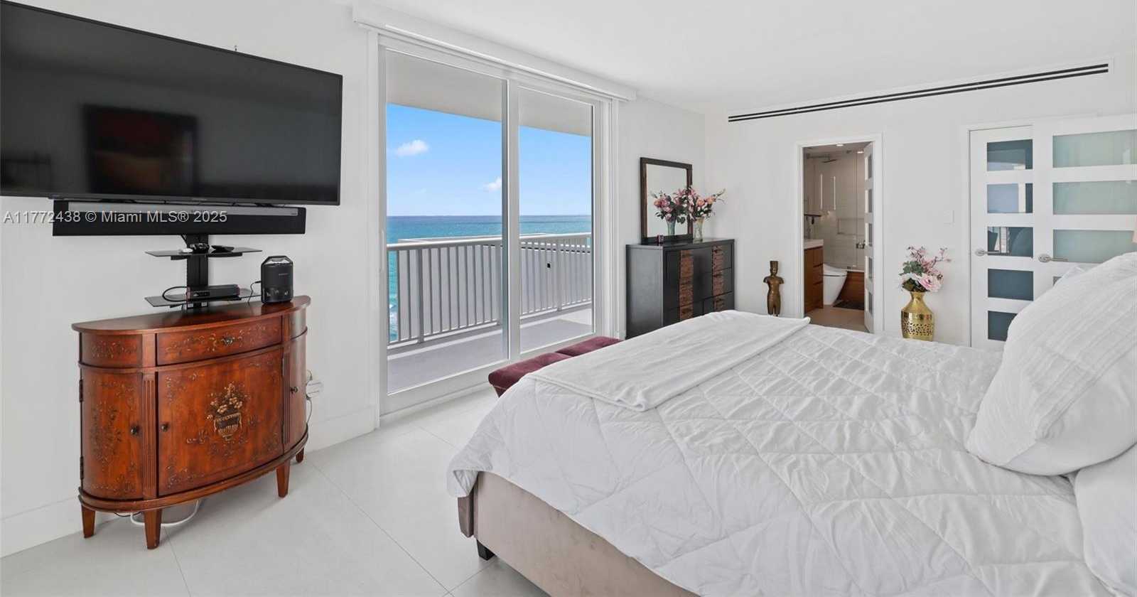 Small Image of 5401 COLLINS AVE #1407, Miami Beach Number 18