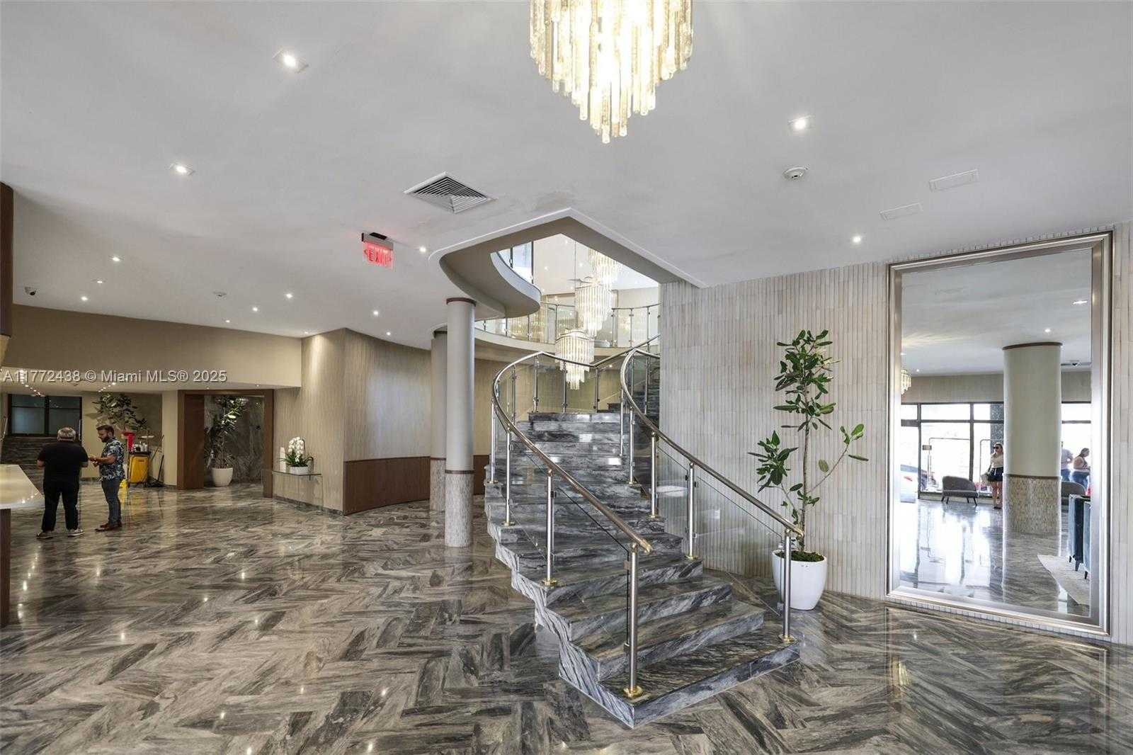 Small Image of 5401 COLLINS AVE #1407, Miami Beach Number 2