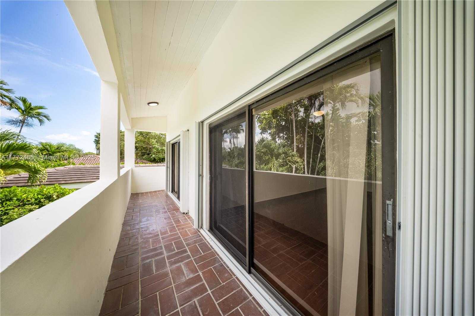 Small Image of 511 VITTORIO AVE, Coral Gables Number 21