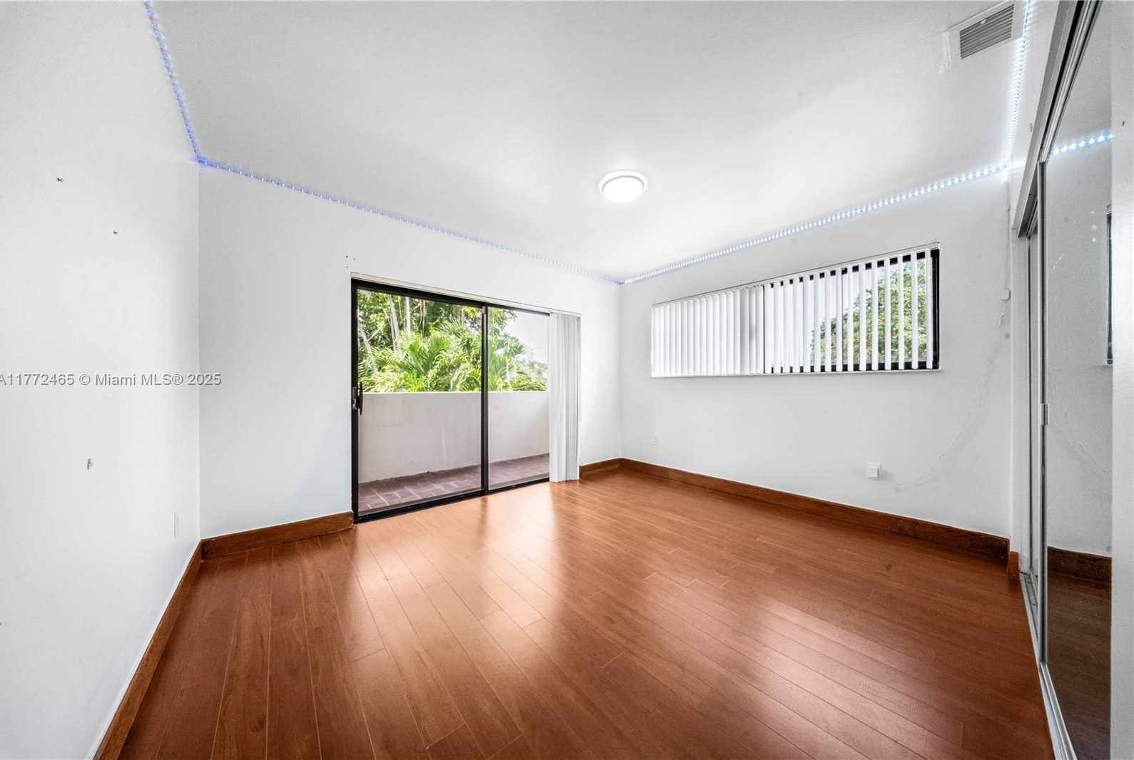 Small Image of 511 VITTORIO AVE, Coral Gables Number 25