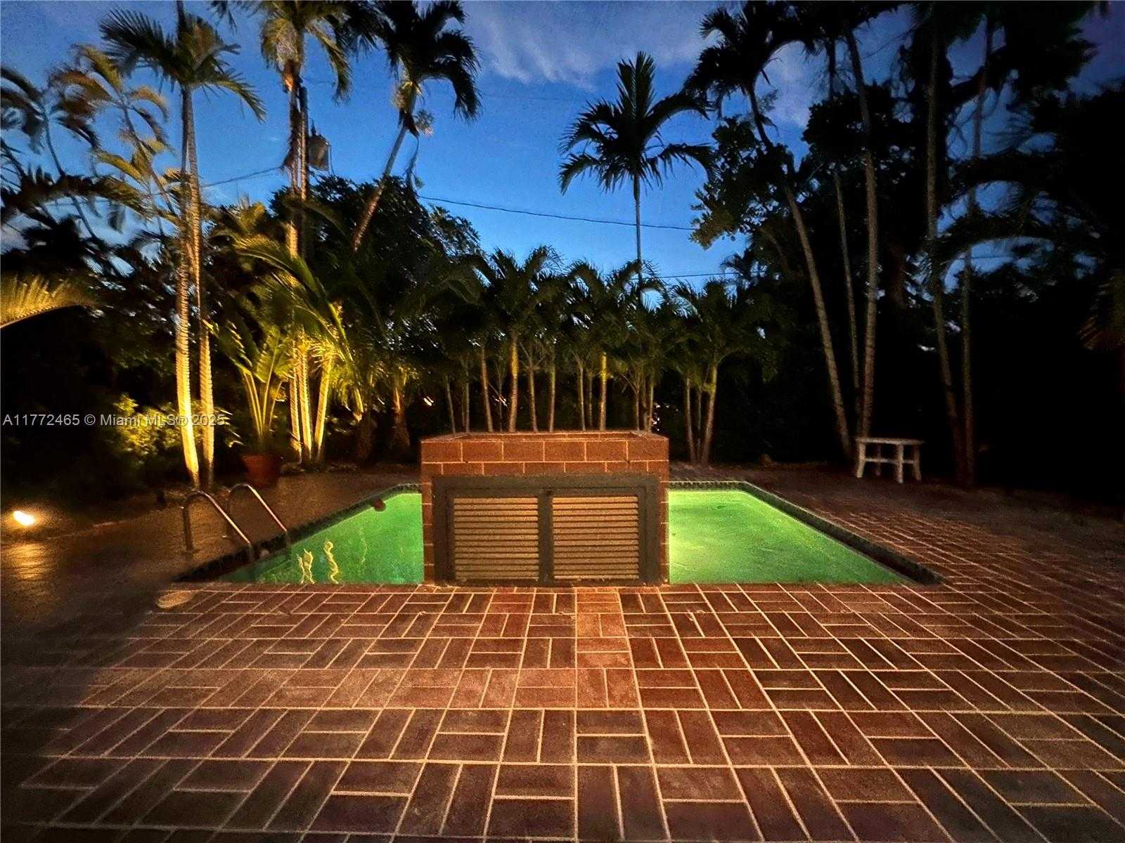 Small Image of 511 VITTORIO AVE, Coral Gables Number 37