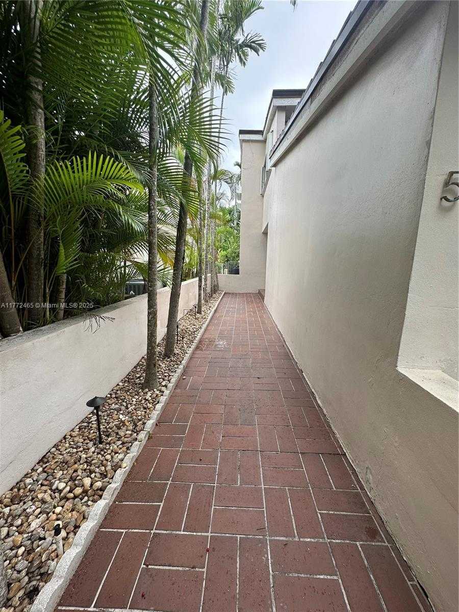 Small Image of 511 VITTORIO AVE, Coral Gables Number 4