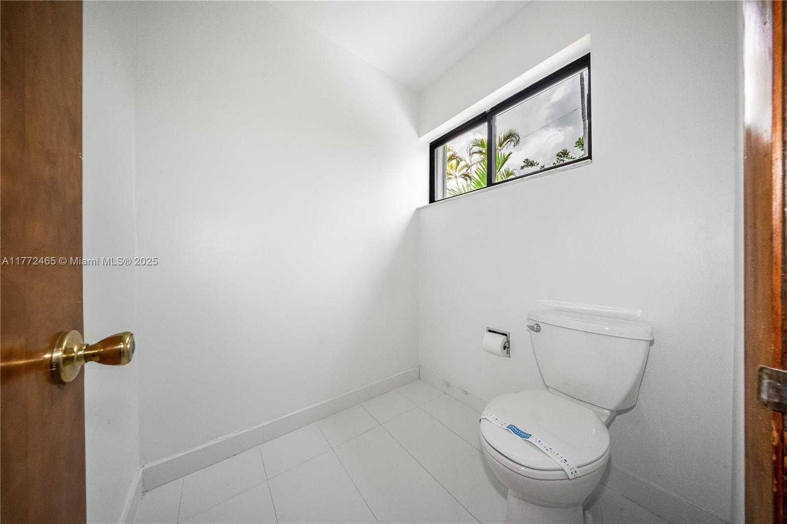 Small Image of 511 VITTORIO AVE, Coral Gables Number 45