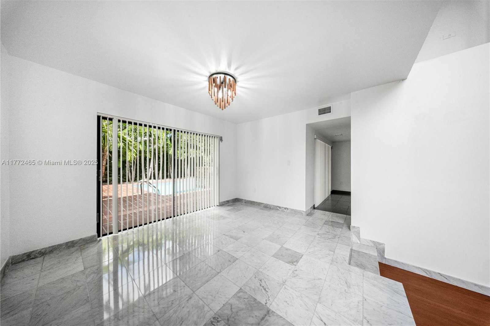 Small Image of 511 VITTORIO AVE, Coral Gables Number 64