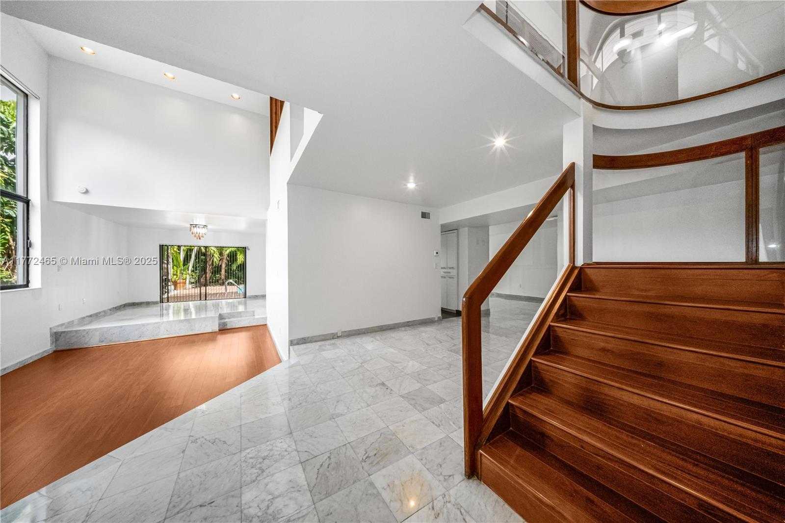 Small Image of 511 VITTORIO AVE, Coral Gables Number 65