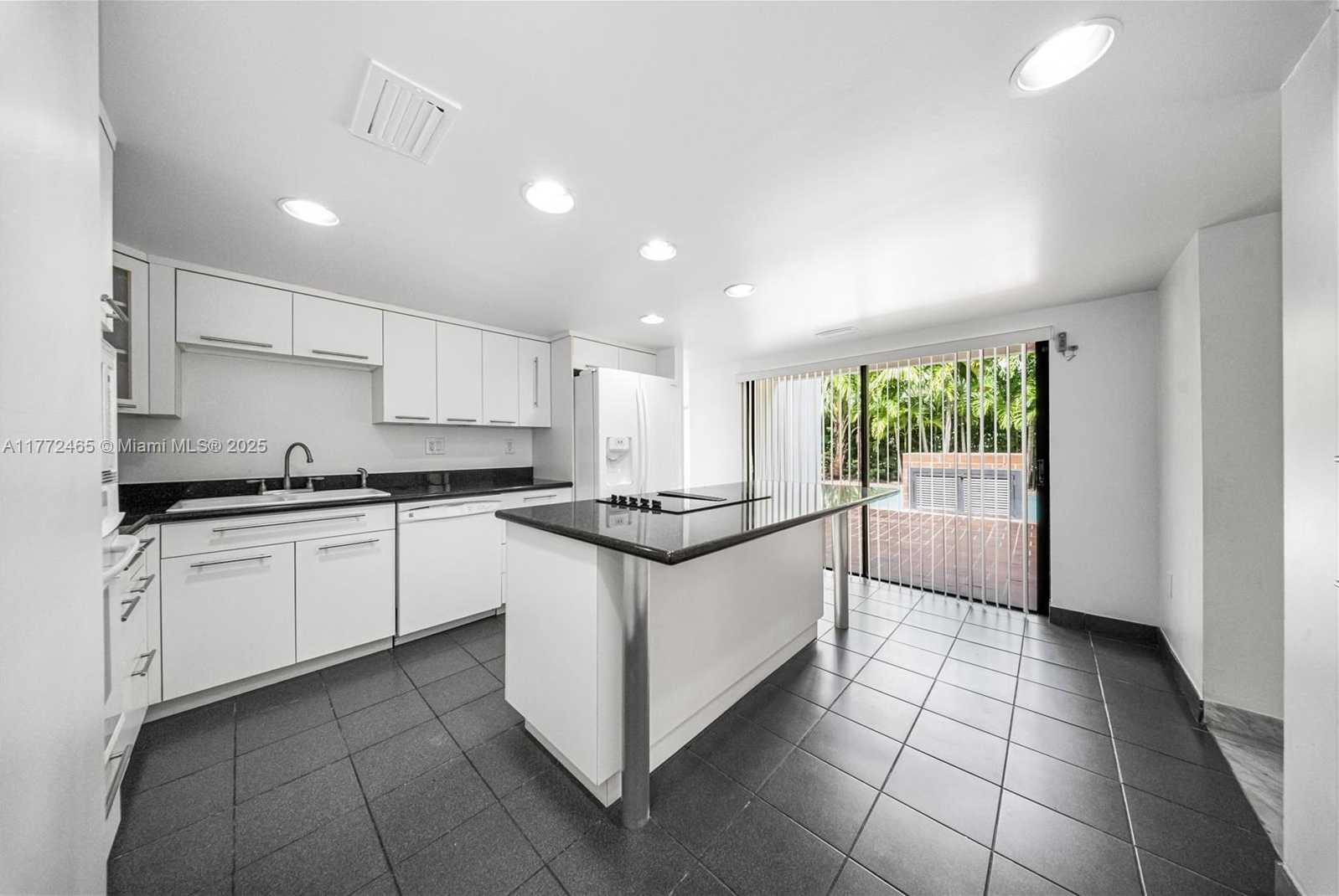 Small Image of 511 VITTORIO AVE, Coral Gables Number 66