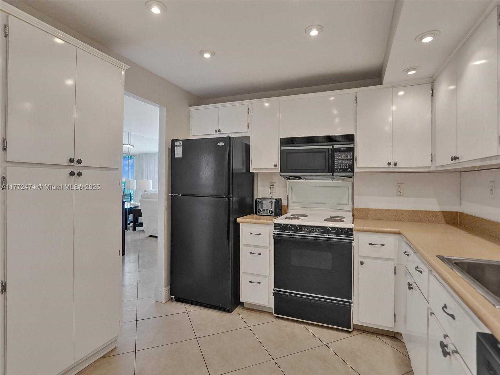 Small Image of 1600 SOUTH OCEAN DR #12E, Hollywood Number 18