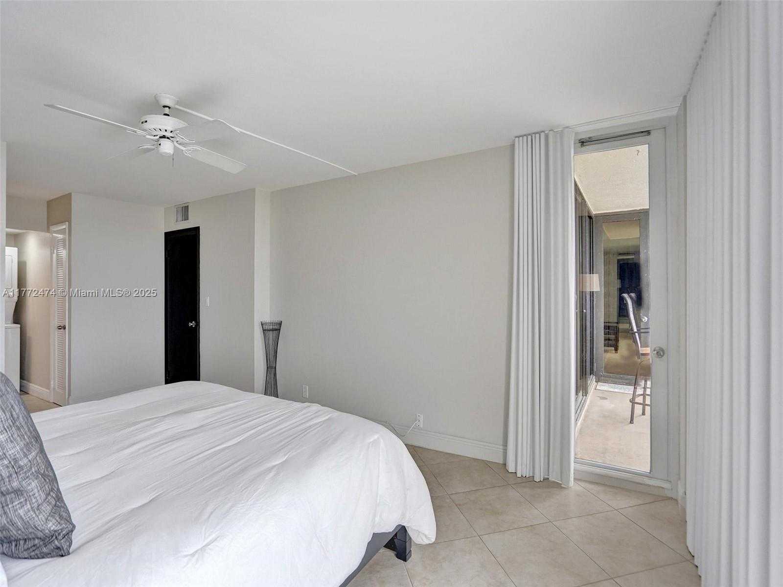 Small Image of 1600 SOUTH OCEAN DR #12E, Hollywood Number 28