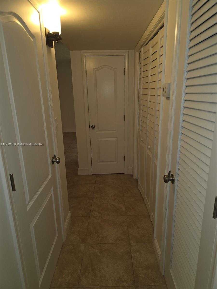 Small Image of 1811 JEFFERSON ST #501, Hollywood Number 7