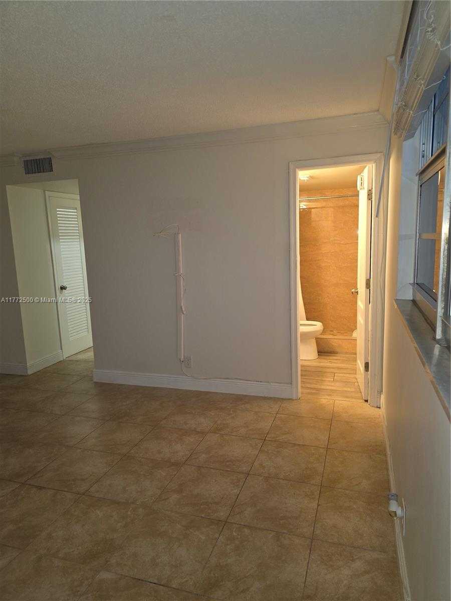 Small Image of 1811 JEFFERSON ST #501, Hollywood Number 8