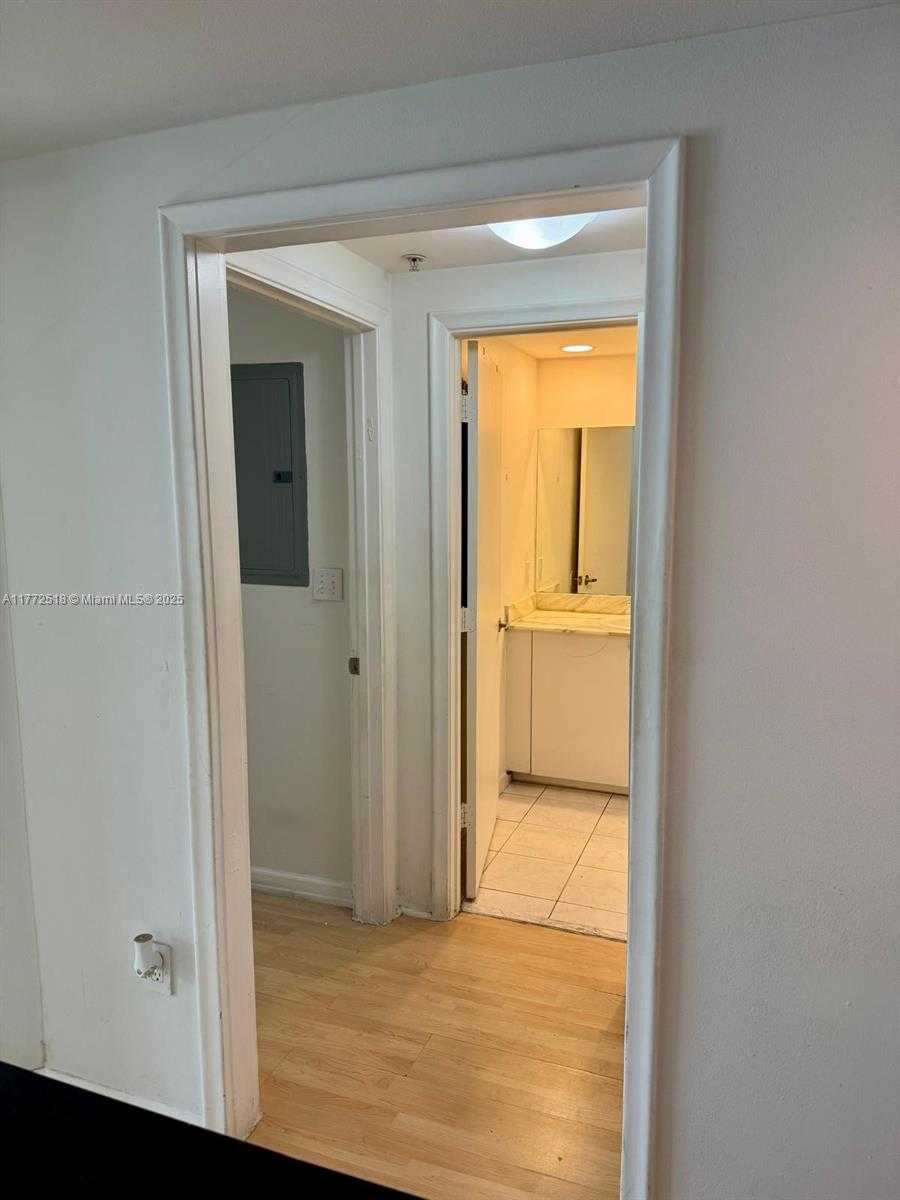 Small Image of 18800 NORTH EAST 29TH AVE #210, Aventura Number 24