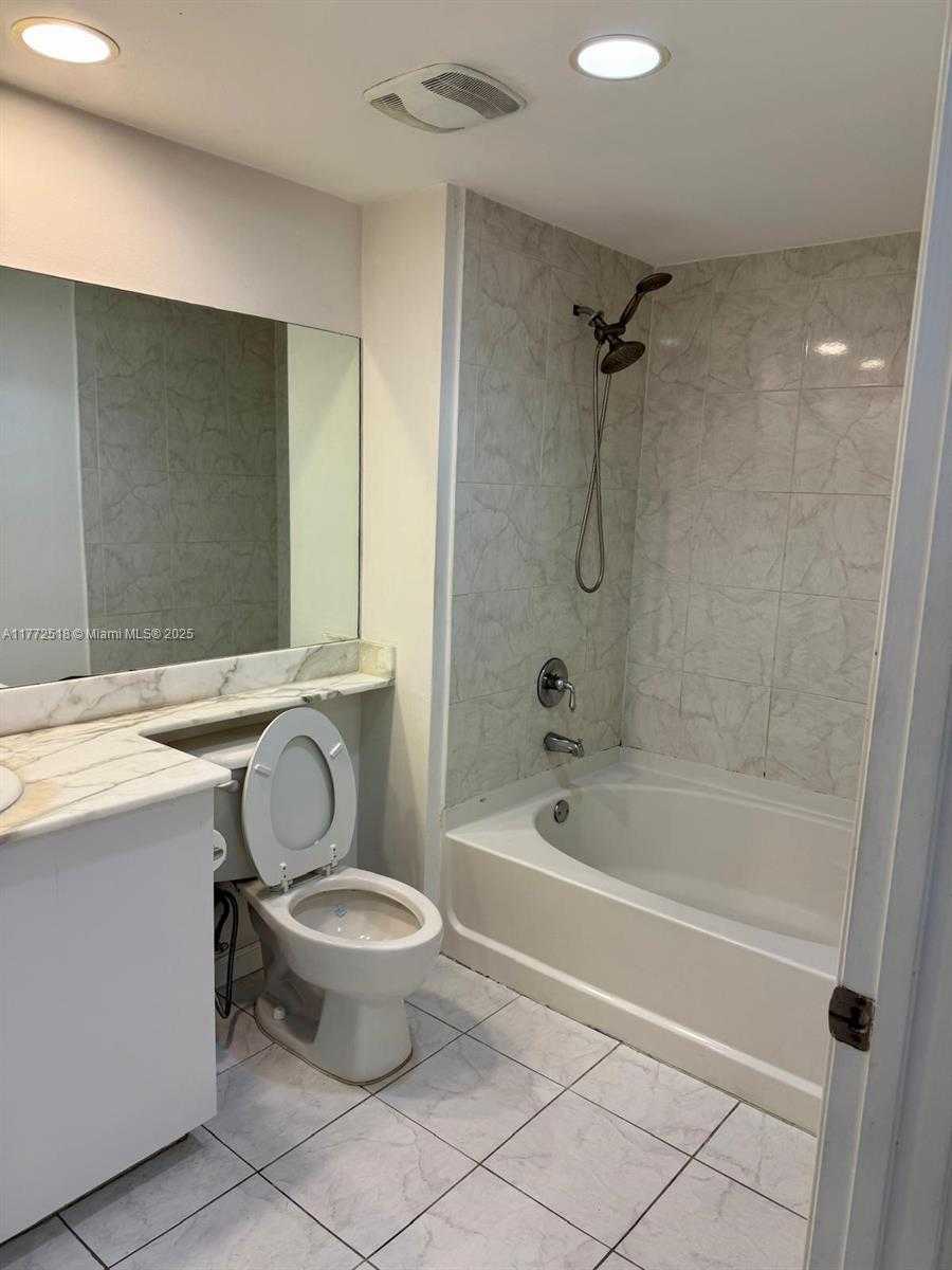Small Image of 18800 NORTH EAST 29TH AVE #210, Aventura Number 27