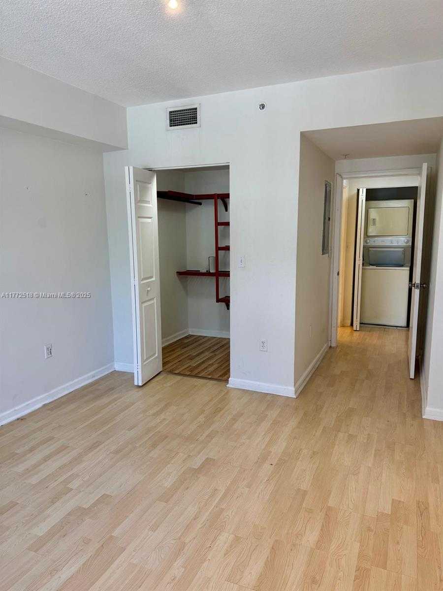 Small Image of 18800 NORTH EAST 29TH AVE #210, Aventura Number 32
