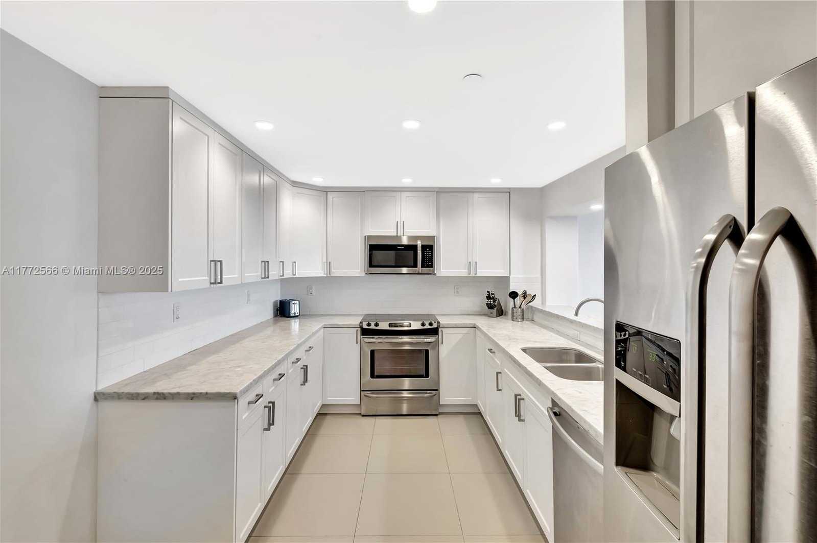 Small Image of 251 CRANDON BLVD #920, Key Biscayne Number 13