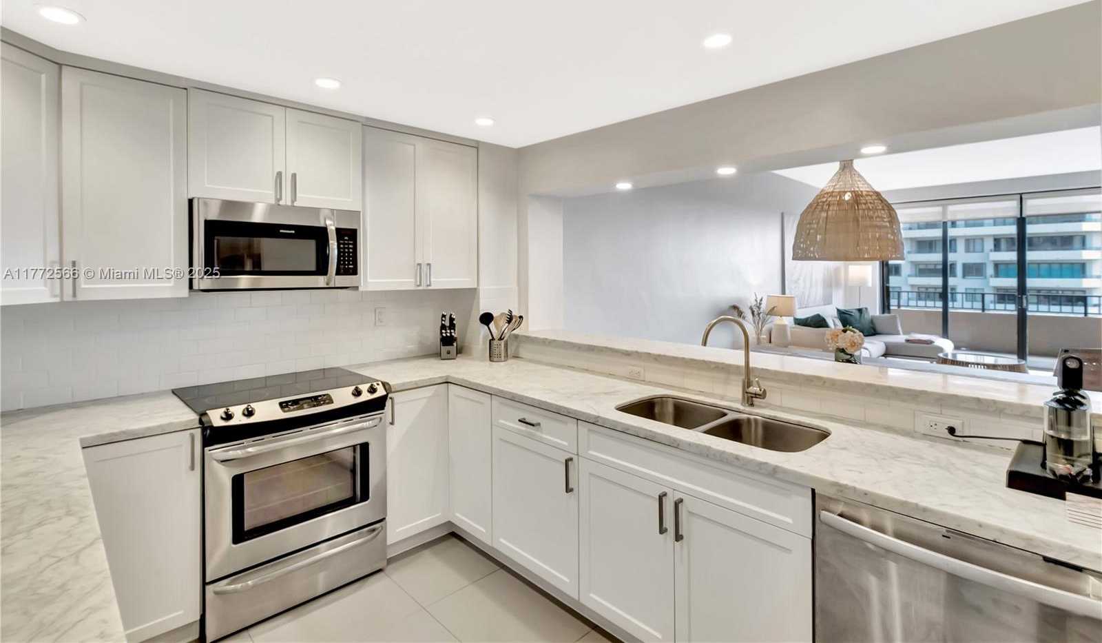 Small Image of 251 CRANDON BLVD #920, Key Biscayne Number 14