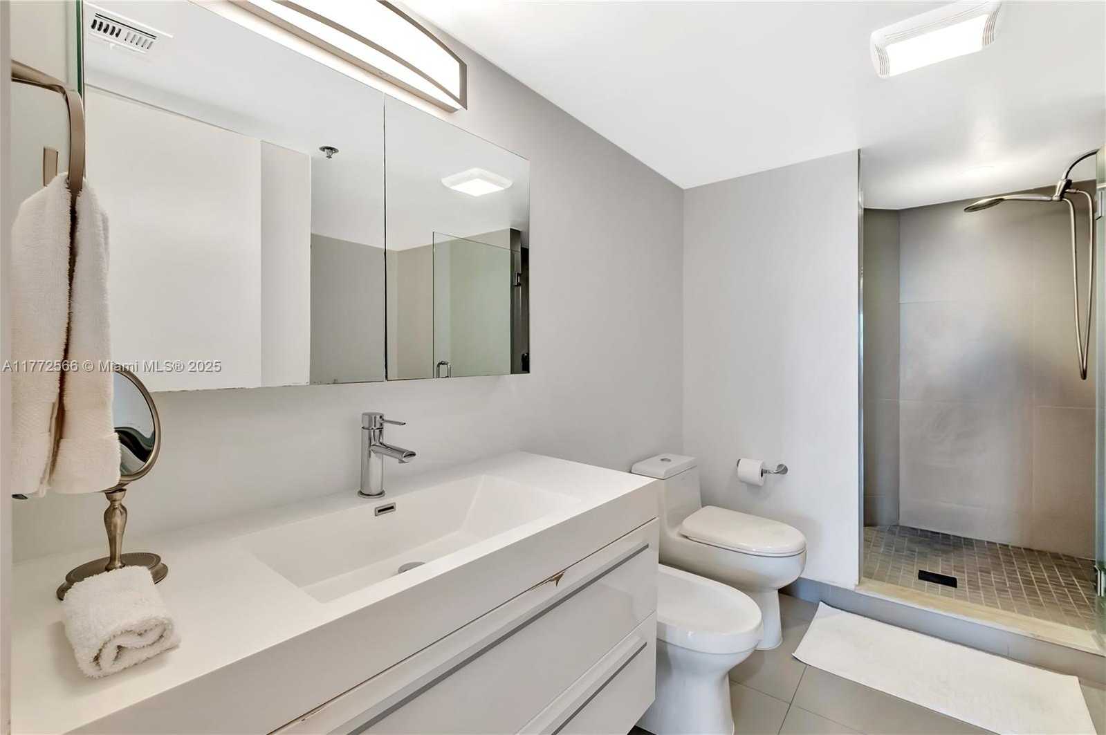 Small Image of 251 CRANDON BLVD #920, Key Biscayne Number 20