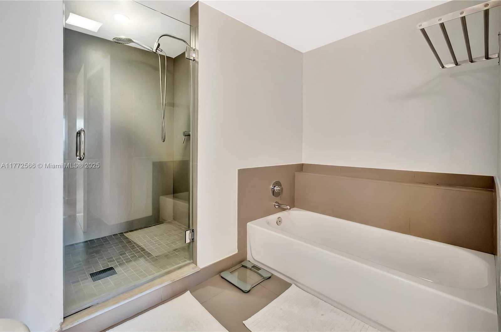 Small Image of 251 CRANDON BLVD #920, Key Biscayne Number 21