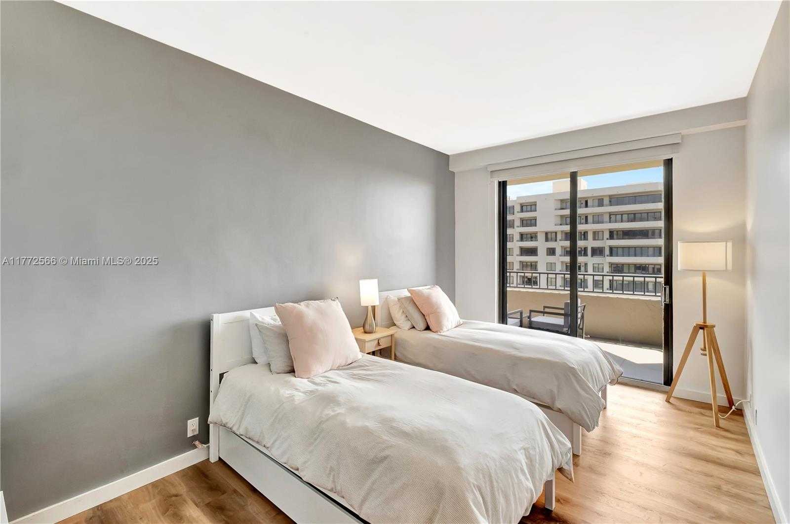 Small Image of 251 CRANDON BLVD #920, Key Biscayne Number 22