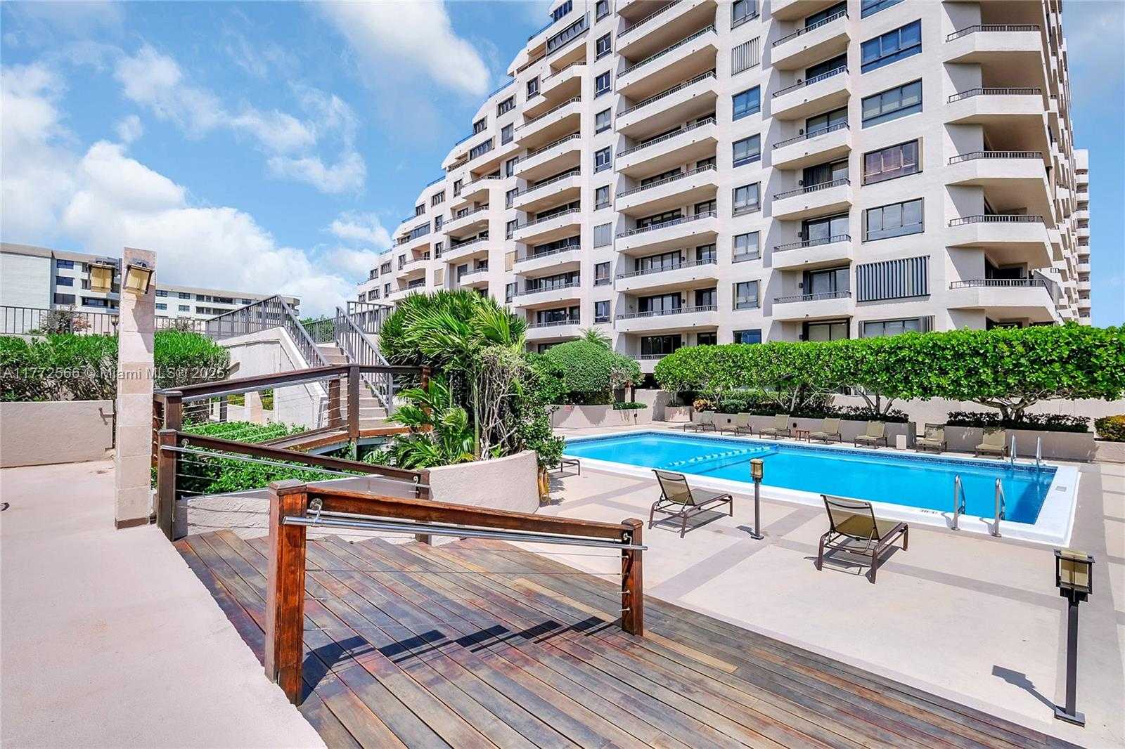 Small Image of 251 CRANDON BLVD #920, Key Biscayne Number 30