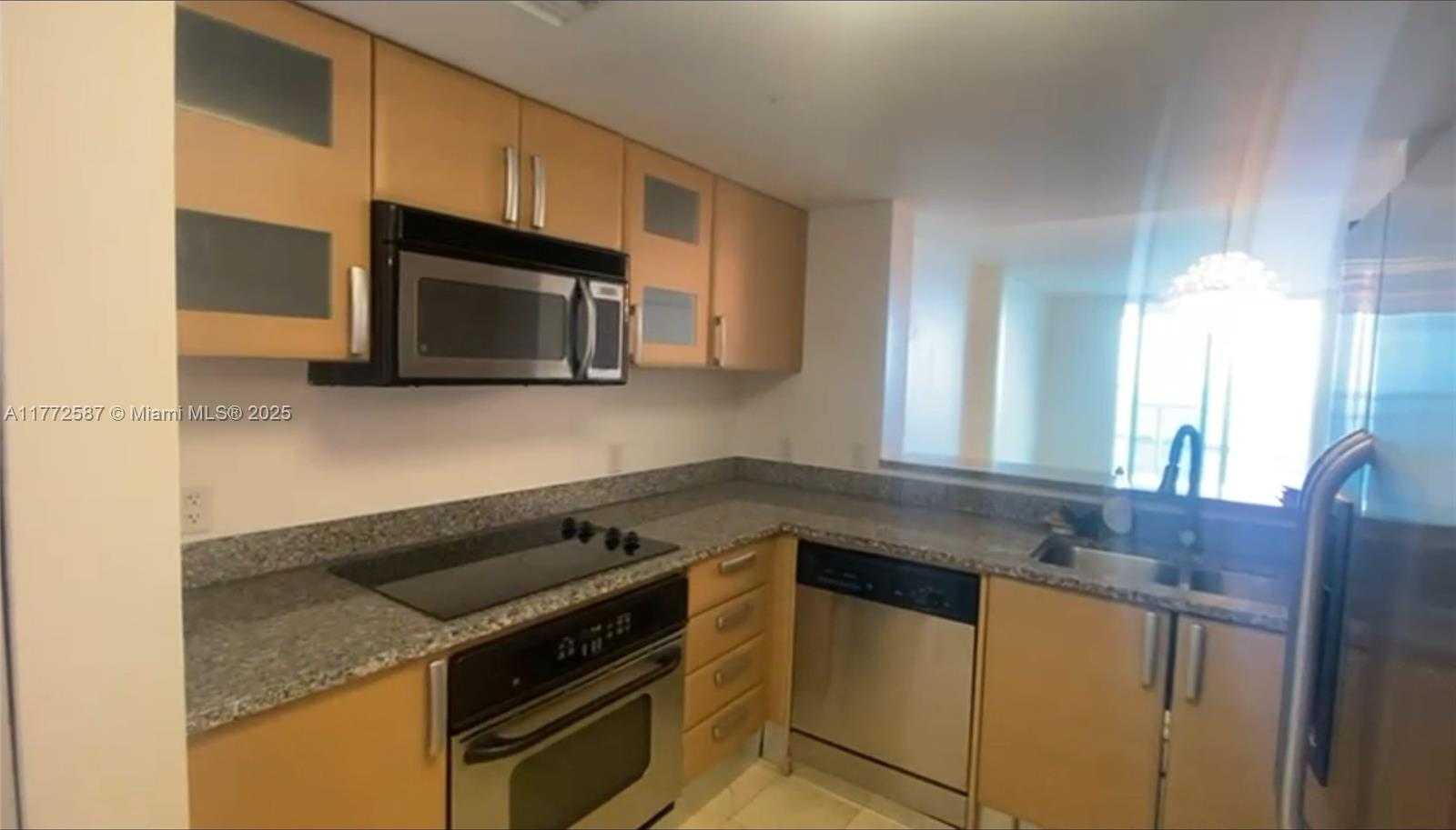 Small Image of 2101 BRICKELL AVE #2707, Miami Number 22