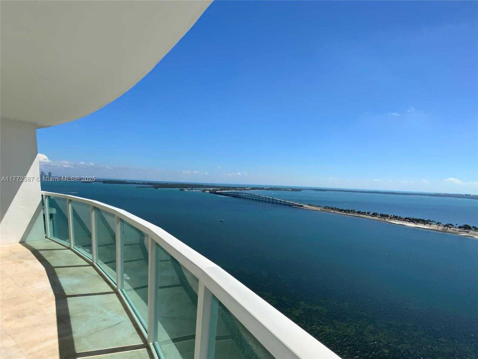 Small Image of 2101 BRICKELL AVE #2707, Miami Number 4