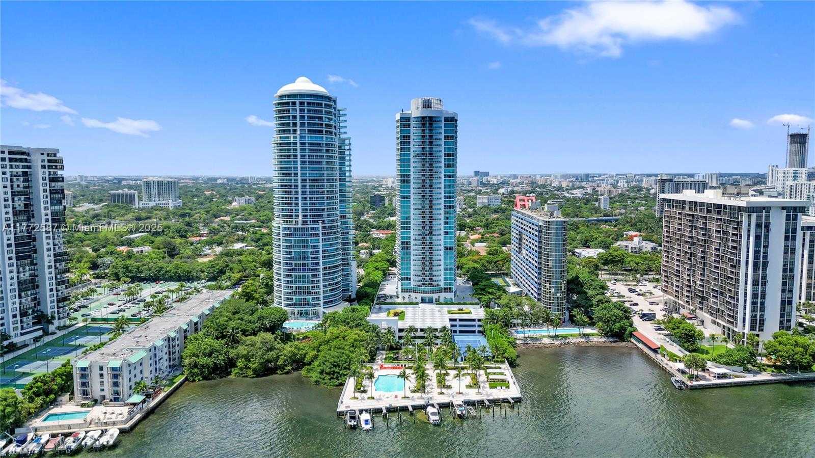 Small Image of 2101 BRICKELL AVE #2707, Miami Number 8
