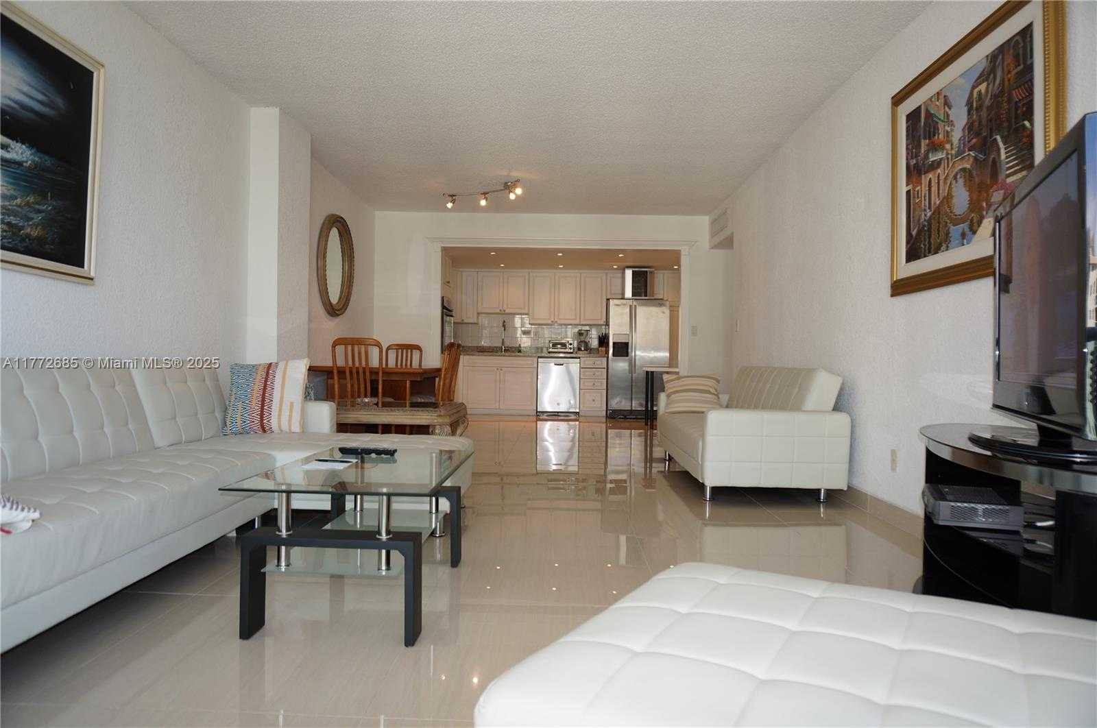 Small Image of 19380 #1208, Sunny Isles Beach Number 10