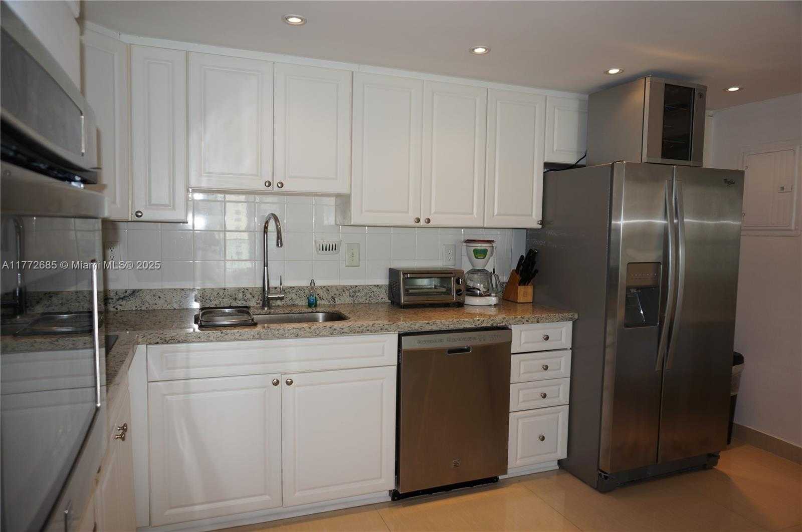 Small Image of 19380 #1208, Sunny Isles Beach Number 12
