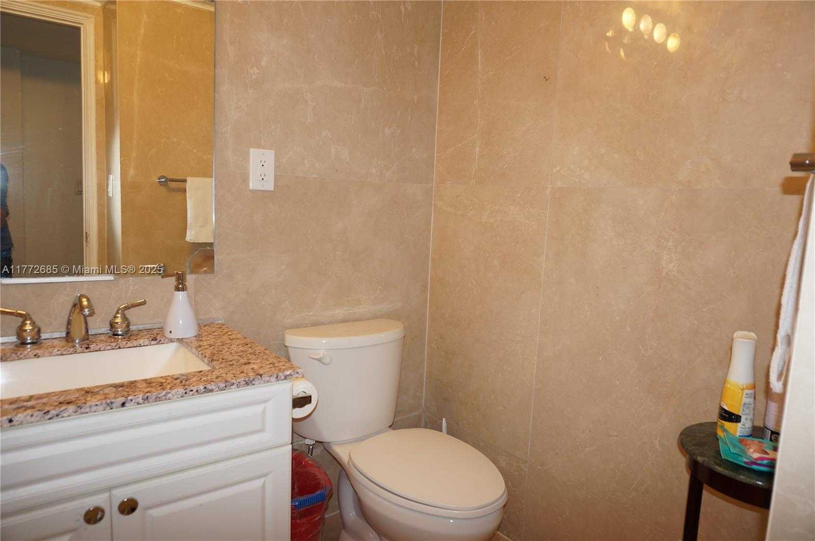 Small Image of 19380 #1208, Sunny Isles Beach Number 16