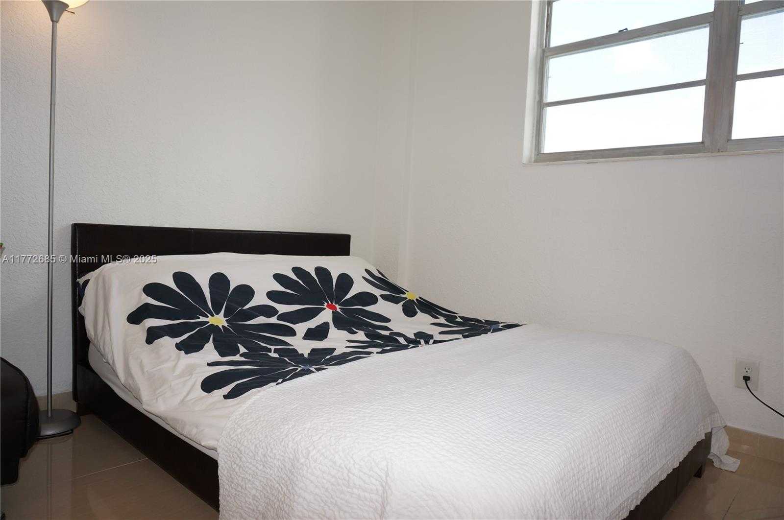 Small Image of 19380 #1208, Sunny Isles Beach Number 17