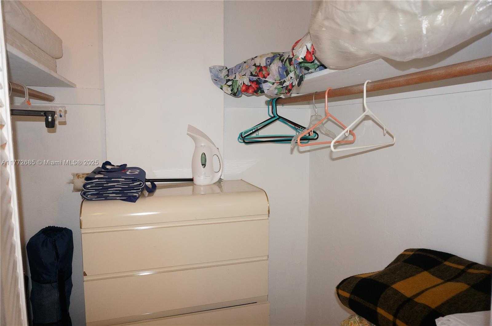 Small Image of 19380 #1208, Sunny Isles Beach Number 22