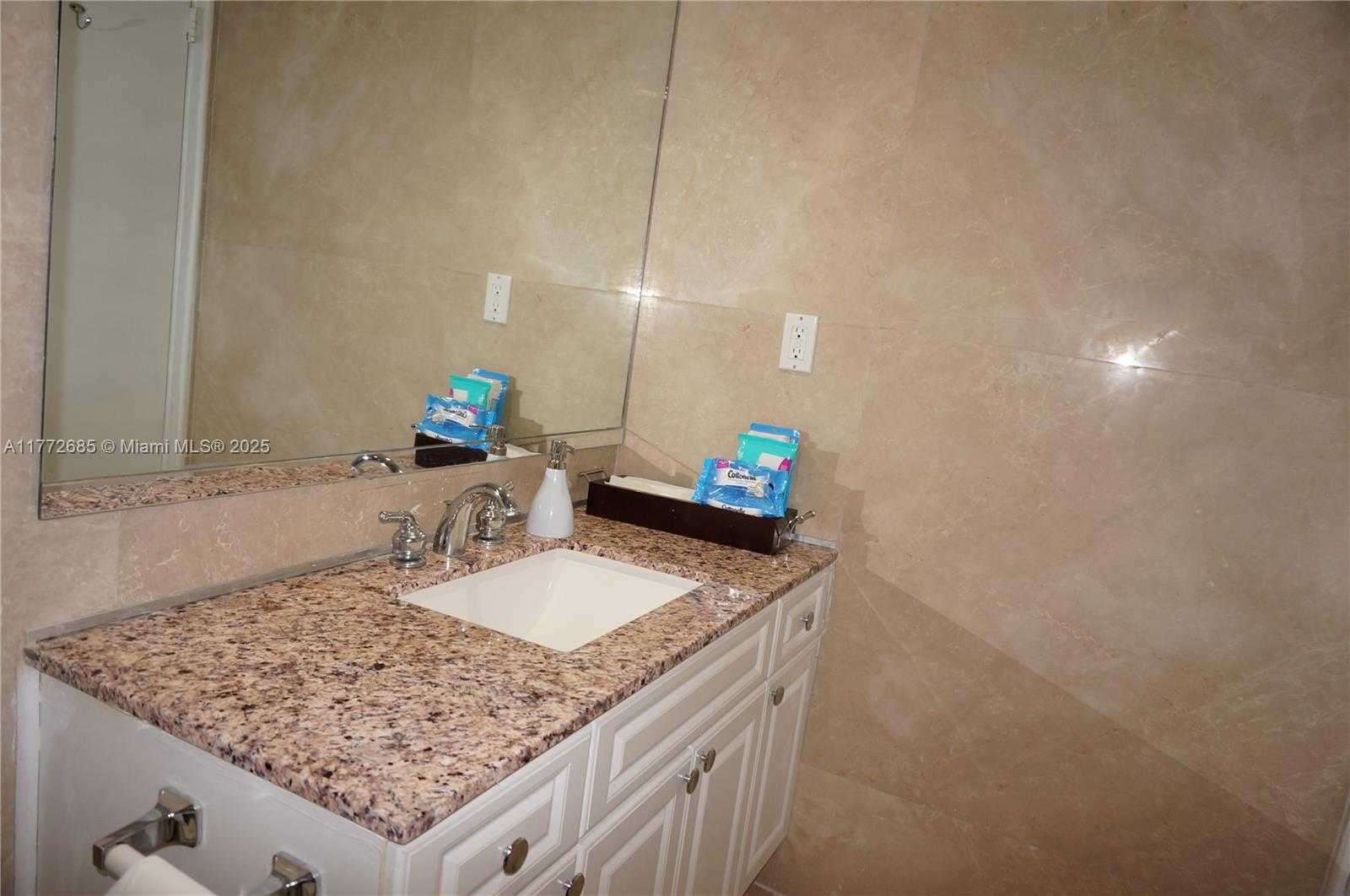 Small Image of 19380 #1208, Sunny Isles Beach Number 25