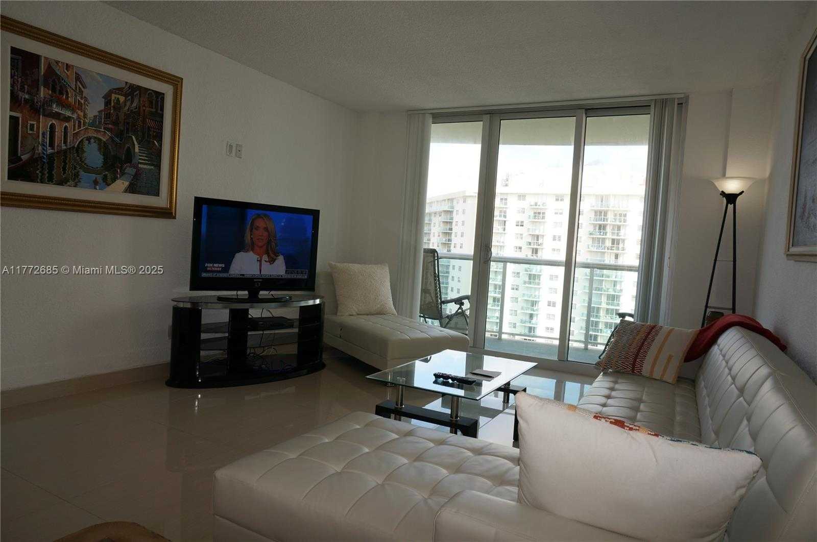 Small Image of 19380 #1208, Sunny Isles Beach Number 3