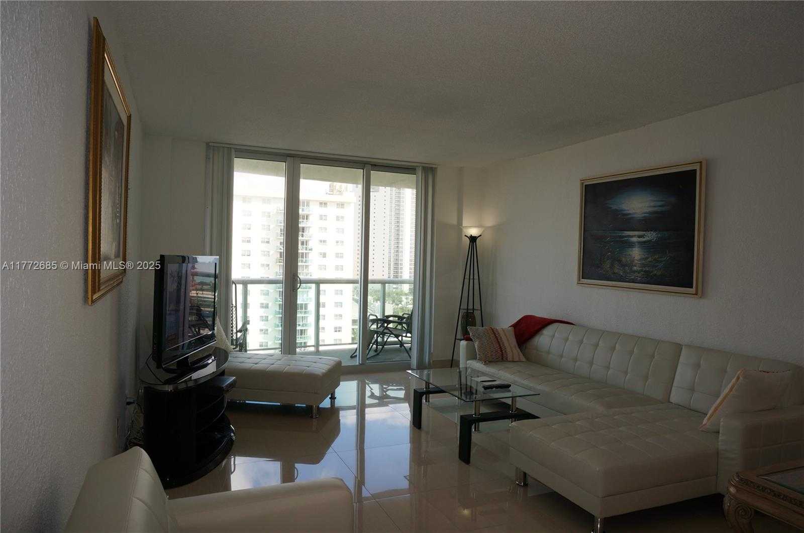 Small Image of 19380 #1208, Sunny Isles Beach Number 4