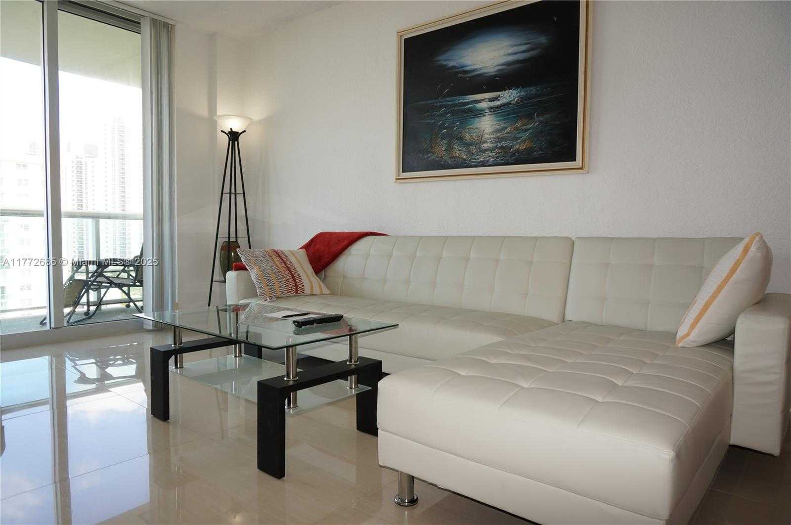Small Image of 19380 #1208, Sunny Isles Beach Number 5